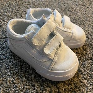 White baby vans size 3